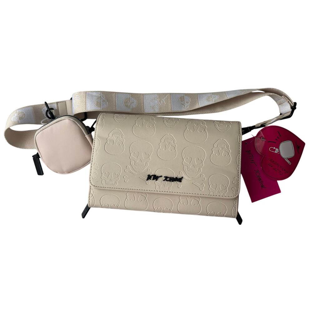 BETSEY JOHNSON Cream Skulls XOMARLO Crossbody Purse 3 Inside Pockets NWT